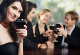 Le wine-dating : l'oenologie comme outil de séduction.